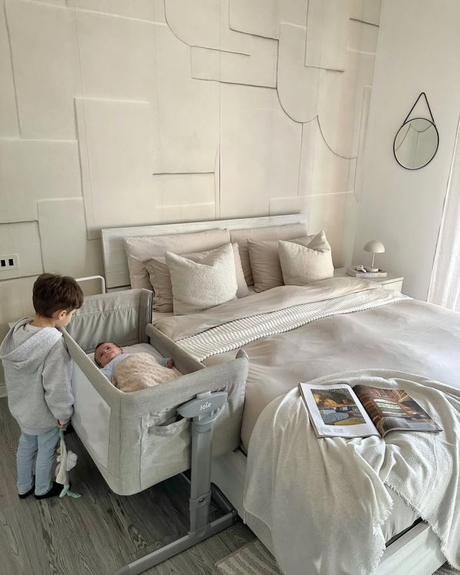 ✨ Dizajn inšpirovaný severským štýlom, nastaviteľná bočnica, funkcia na jemné hojdanie – to je roomie™ glide,...