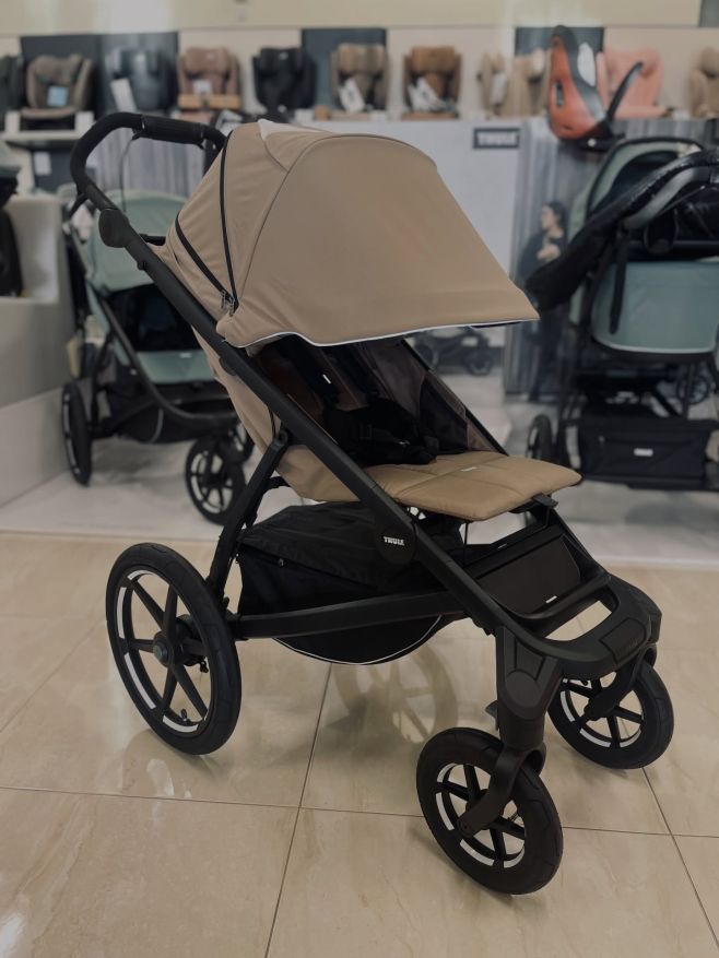 ✨ Thule Urban Glide 4 – kočík, ktorý stíha váš životný štýl ✨ Mesto, príroda, rýchle tempo aj pokojné prechádzky 🚶‍♀️🌿...